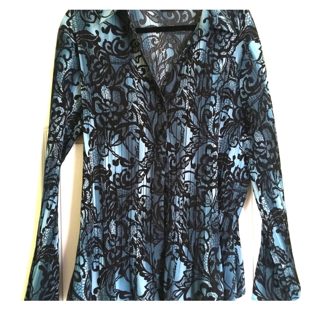 🦋Apt. 9 | Pleated, Bell Sleeved Blouse🦋
